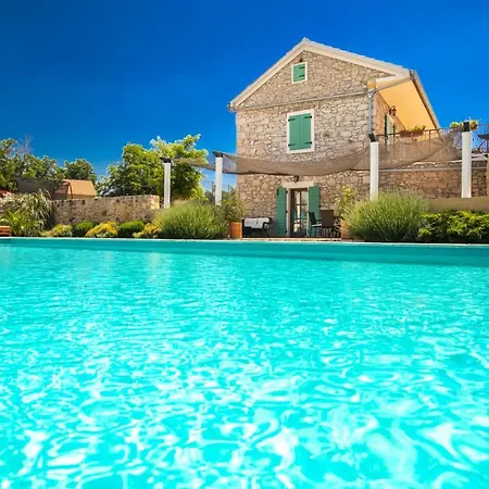 Rastane Villa *