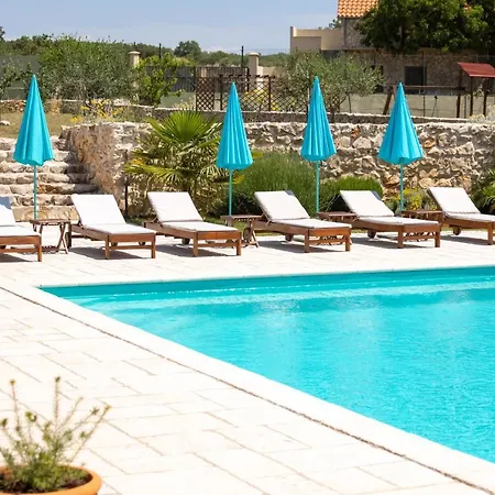 Rastane Villa *