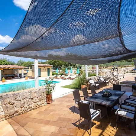 Bozini Dvori Villa Brkic
